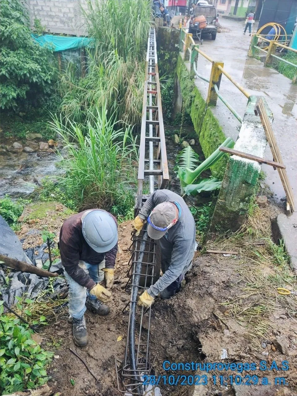 Paso especial sobre estructura de protección